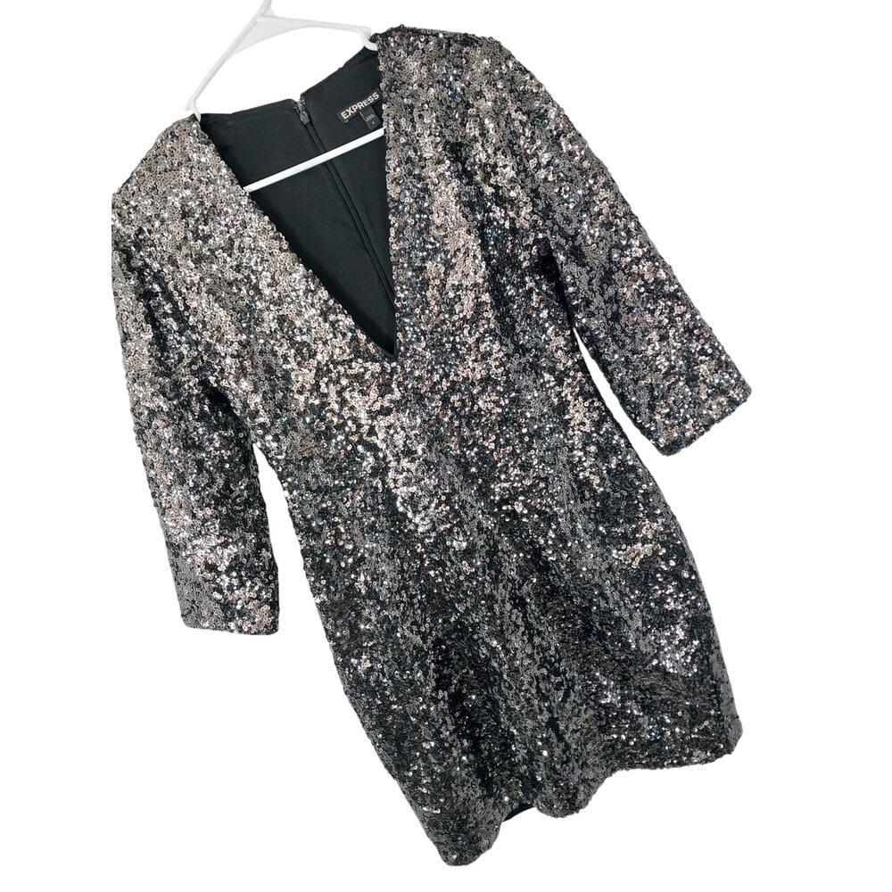 NWOT! EXPRESS! MIDNIGHT MOON SILVER/BLACK SEQUINNED STRETCH V-NECK DRESS! 6